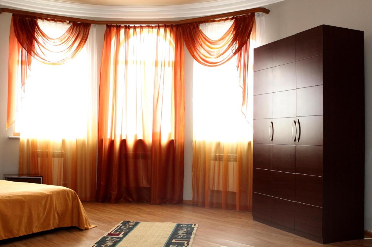 Golden Apricot Bed & Breakfast Gyumri ภายนอก รูปภาพ
