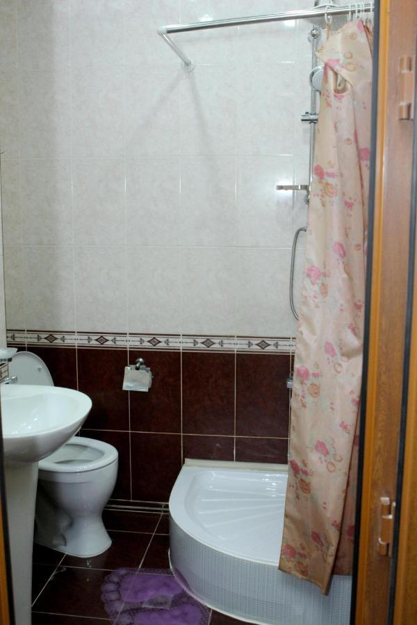Golden Apricot Bed & Breakfast Gyumri ภายนอก รูปภาพ