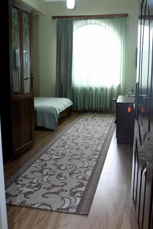 Golden Apricot Bed & Breakfast Gyumri ภายนอก รูปภาพ