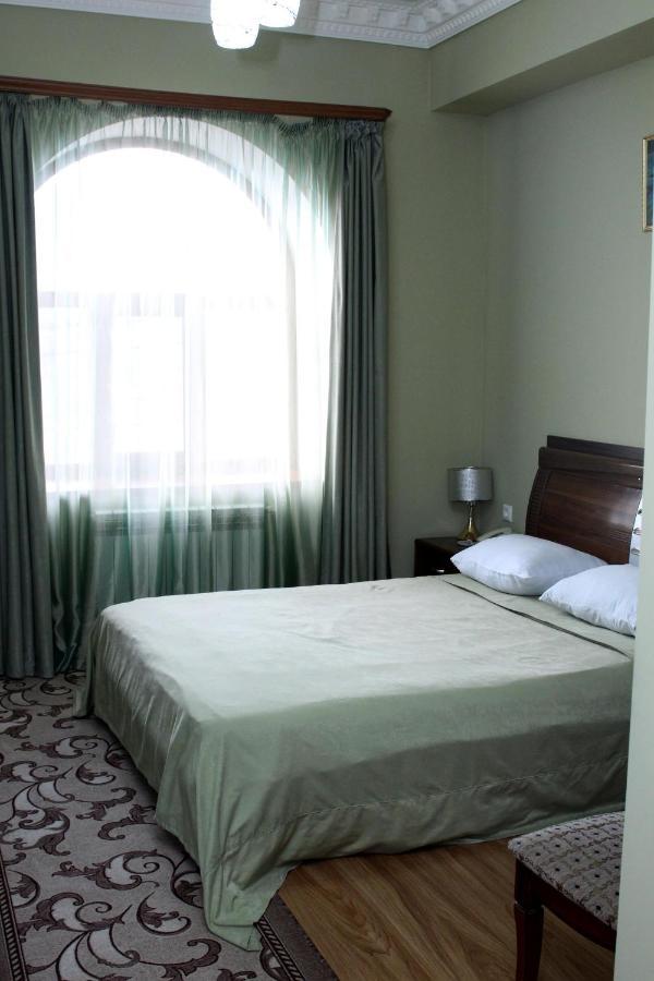 Golden Apricot Bed & Breakfast Gyumri ภายนอก รูปภาพ