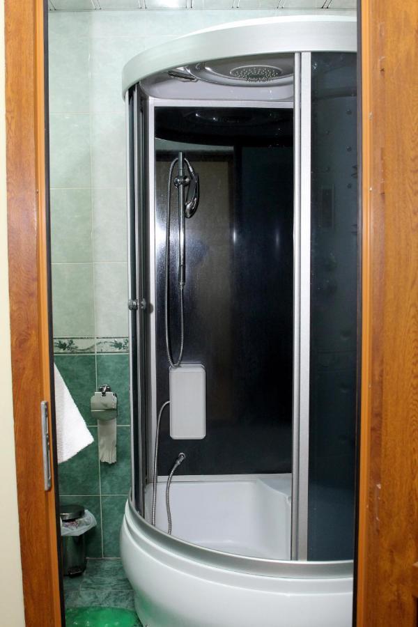 Golden Apricot Bed & Breakfast Gyumri ภายนอก รูปภาพ