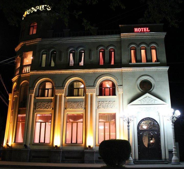 Golden Apricot Bed & Breakfast Gyumri ภายนอก รูปภาพ