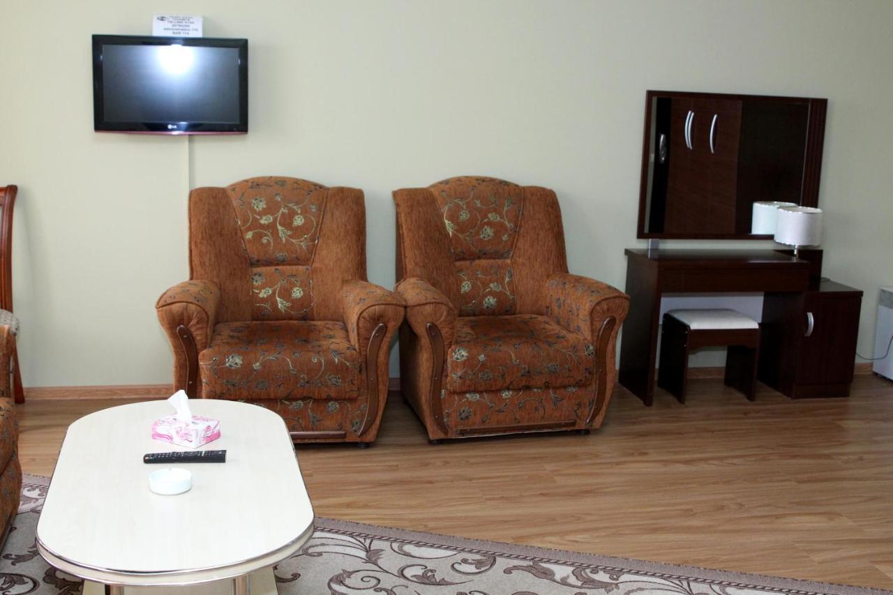 Golden Apricot Bed & Breakfast Gyumri ภายนอก รูปภาพ