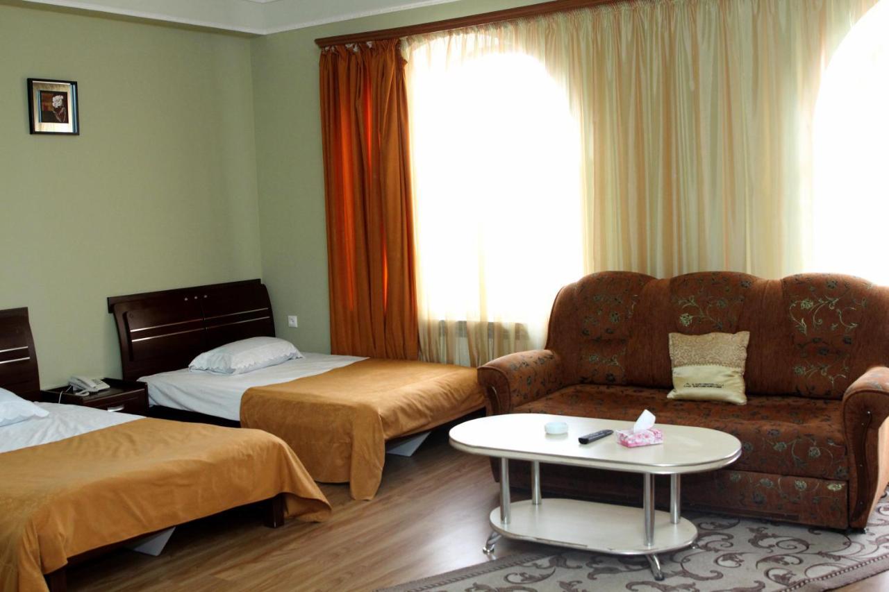 Golden Apricot Bed & Breakfast Gyumri ภายนอก รูปภาพ